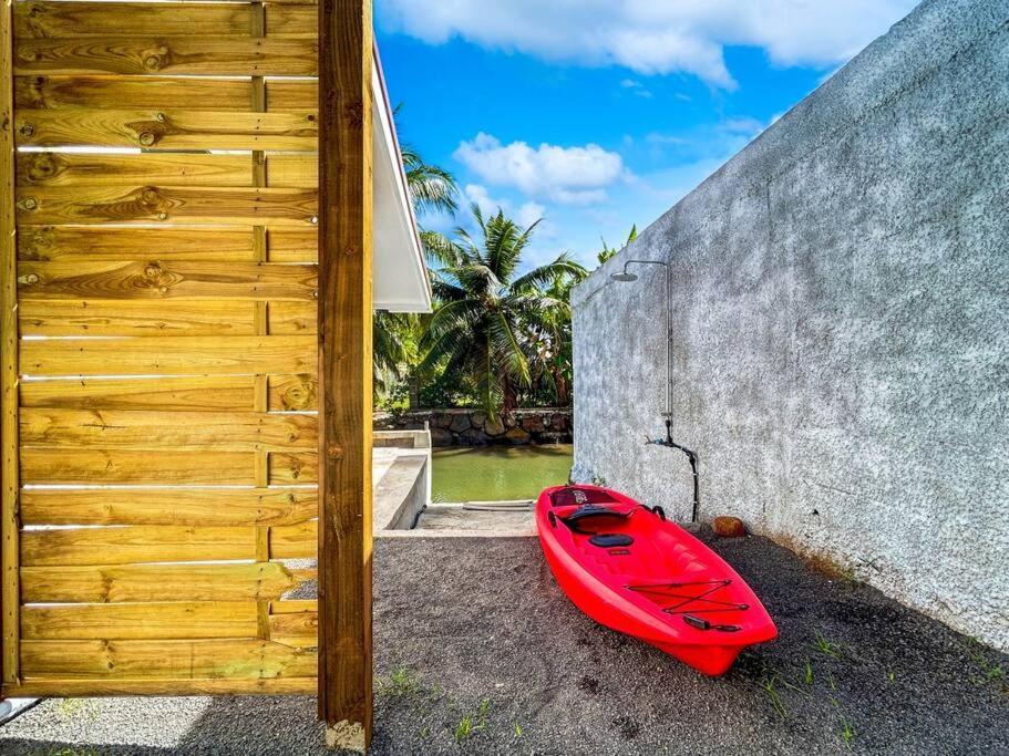 Free Canoes Air-Conditioning King Bed Fare Piti Villa Haapiti Ngoại thất bức ảnh